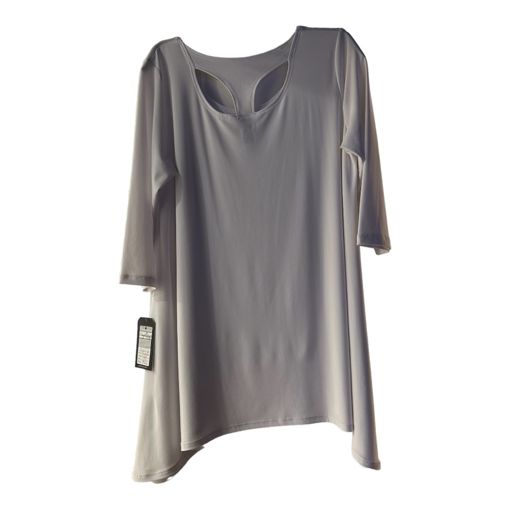Clara SunWoo White Top NWT Size Medium Cut Out Back Detail